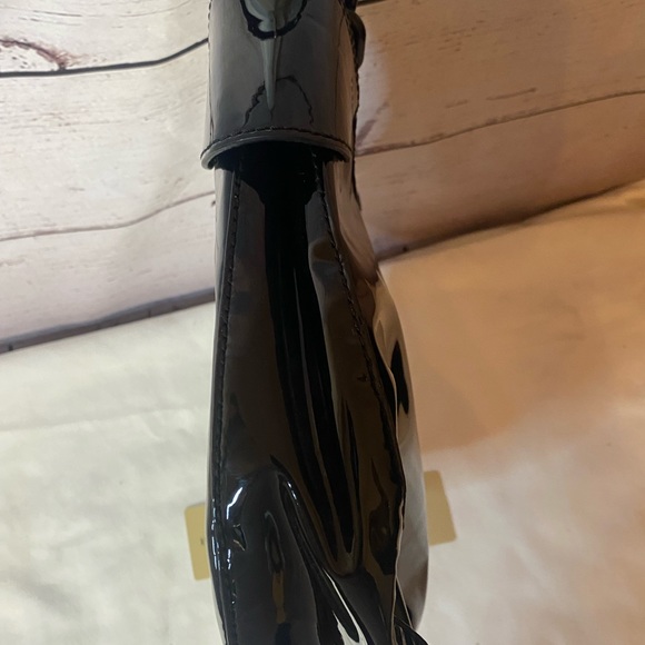 LIKE NEW BURBERRY PATENT LEATHER SHOULDER BAG RARE!!!!! - Picture 11 of 12